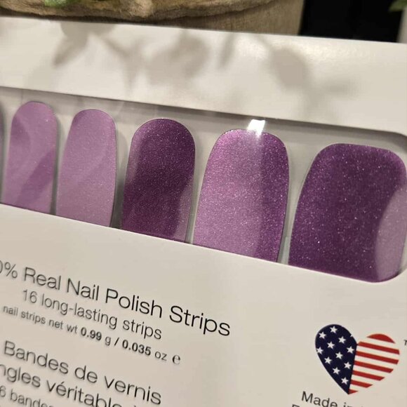 Color Street- Retired Nail Set - Picture 5 of 7